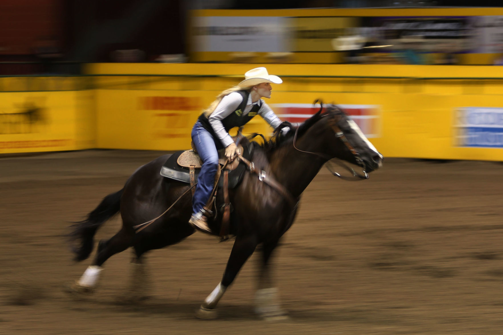 CNFR: Barrel racing